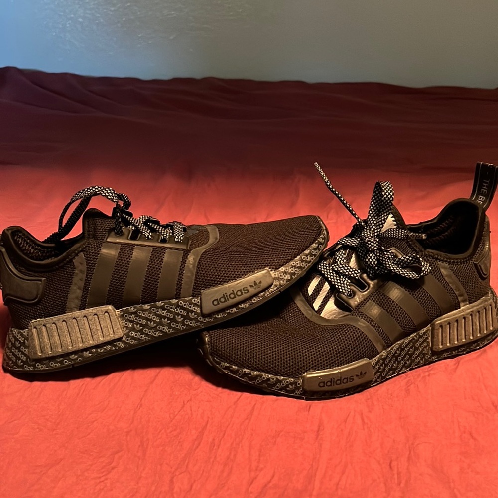 🖤BLACK ADIDAS SNEAKERS🖤